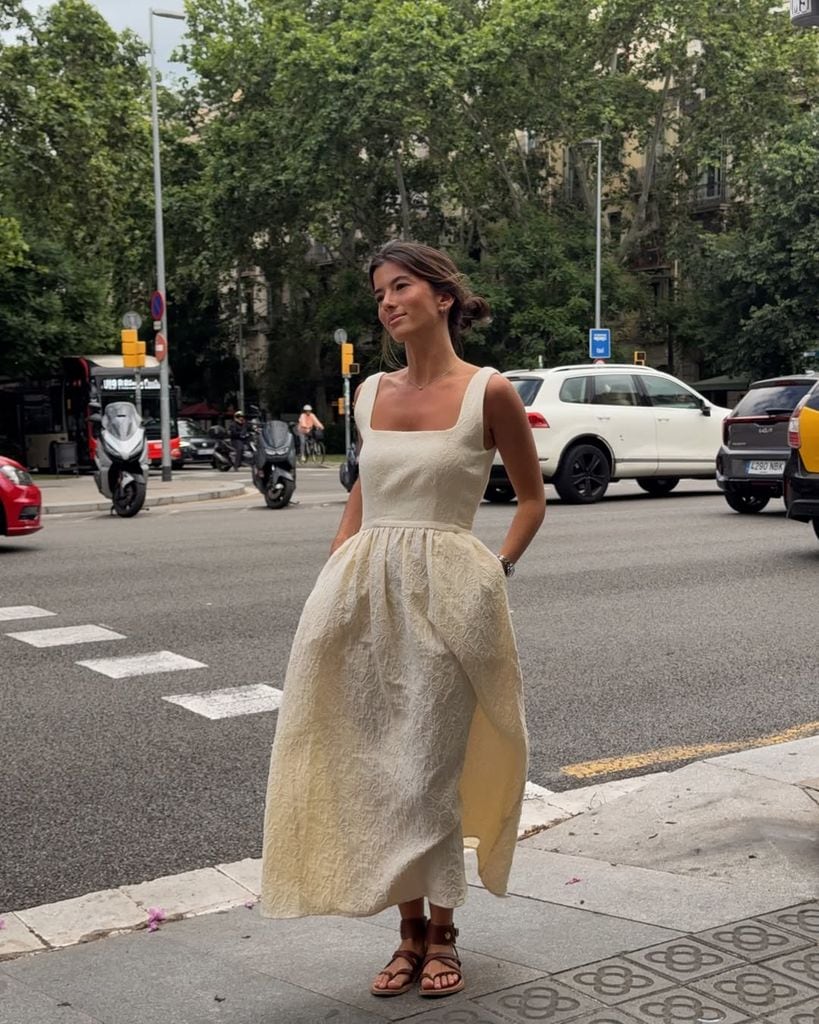 Vestido de invitada tipo corsé