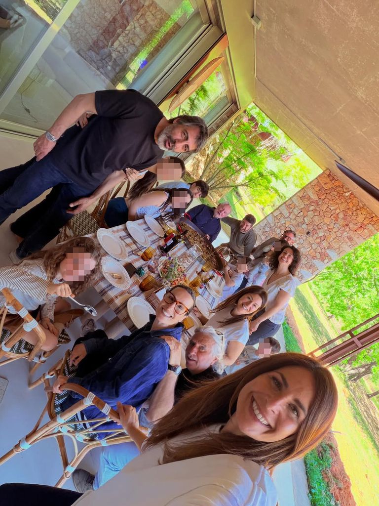 Toda la familia reunida para festejar al patriarca de los Roca