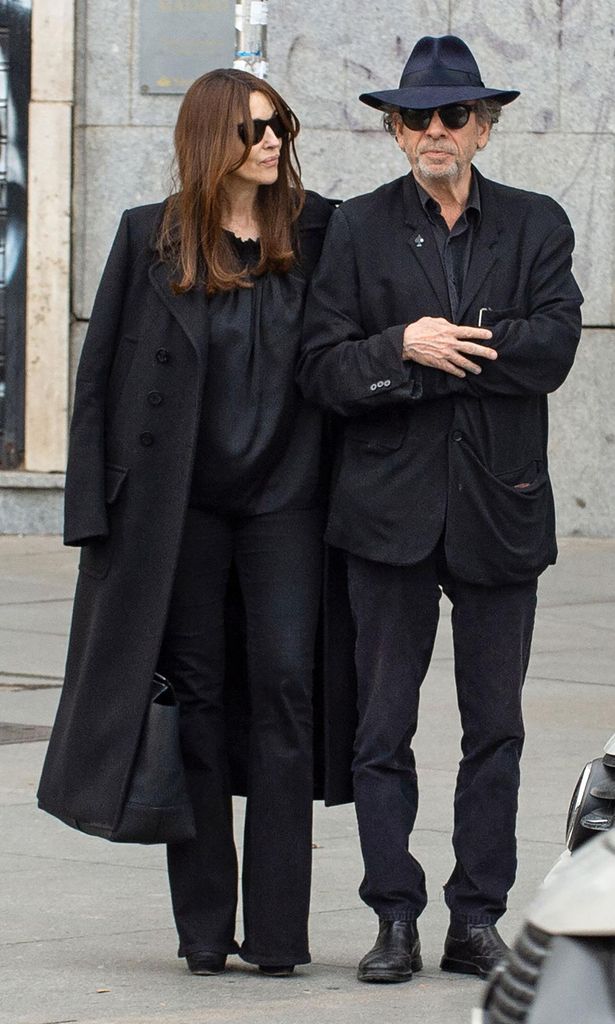 TIM BURTON Y MONICA BELLUCI HOLA4101