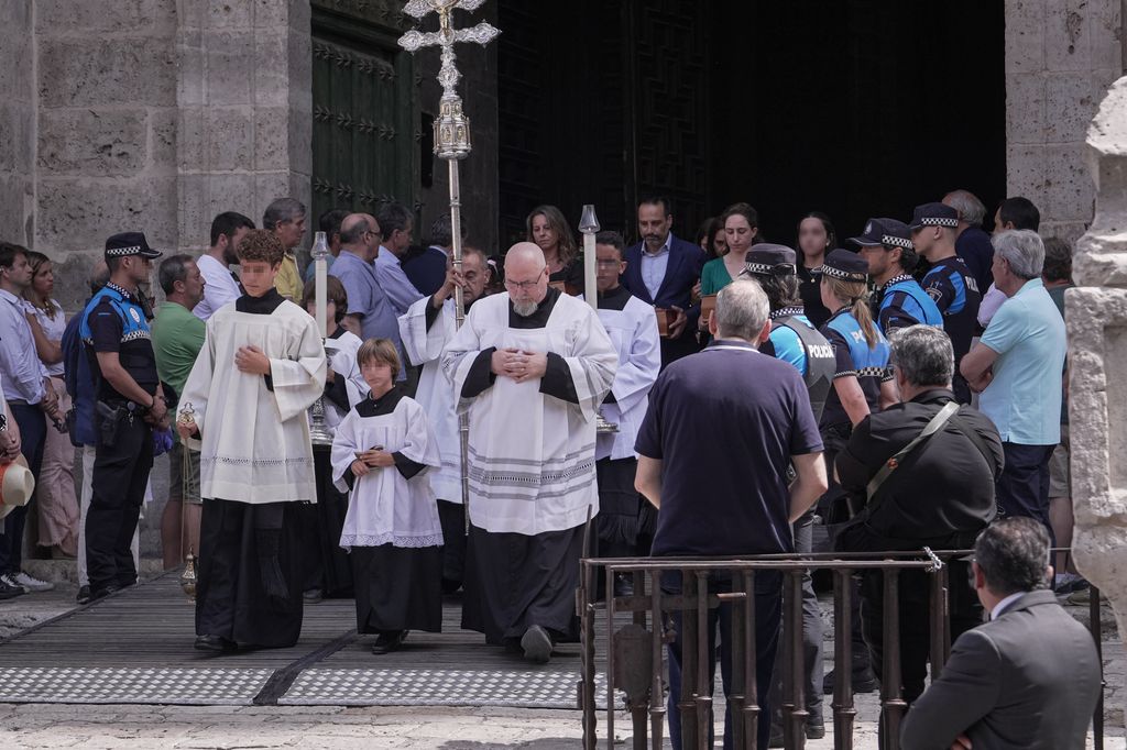 El Arzobispo de Valladolid, Luis Argüello, ha oficiado la multitudinaria ceremonia