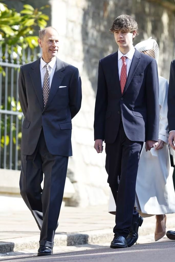 El príncipe Eduardo y su hijo James llegaron juntos