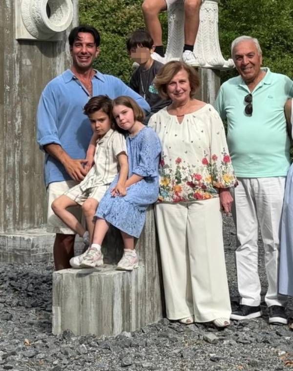 Jwan Yosef pasó un lindo día junto a sus hijos y sus padres.