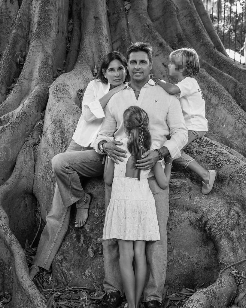 Francisco Rivera y Lourdes Montes con sus hijos