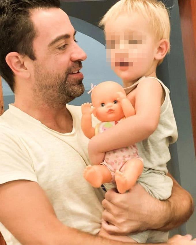 Xavi Hernández y su hijo Dan