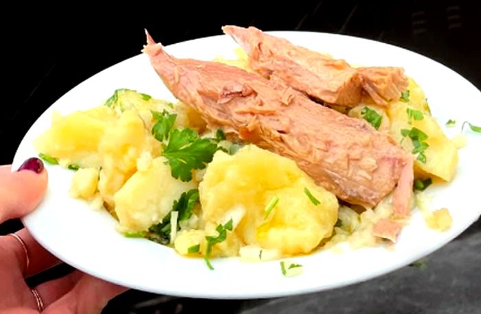 Papas aliñás de Barbiana, restaurante gaditano ubicado en Sanlúcar de Barrameda.