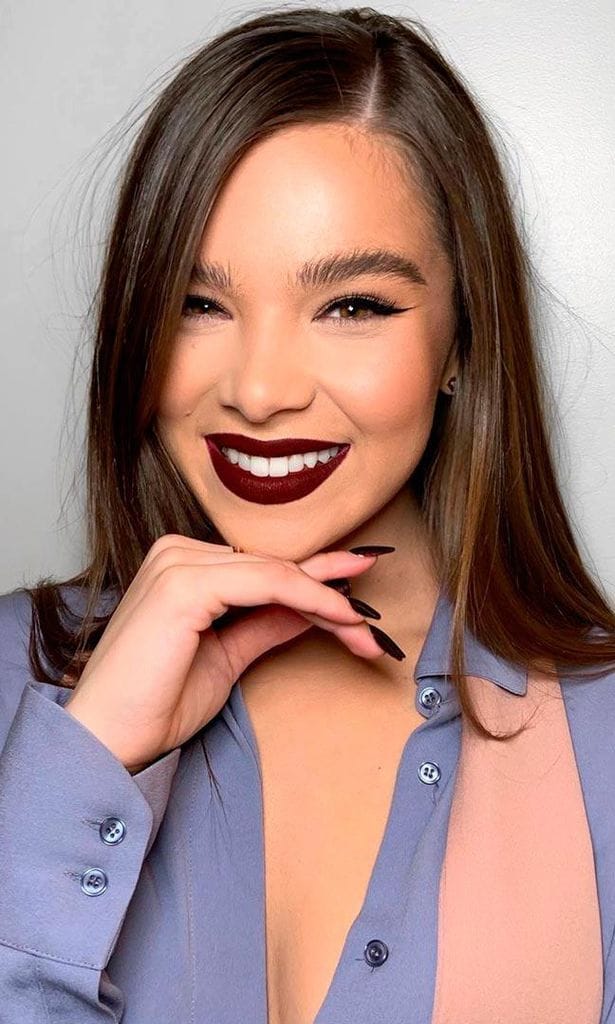 Hailee Steinfeld con brow lamination