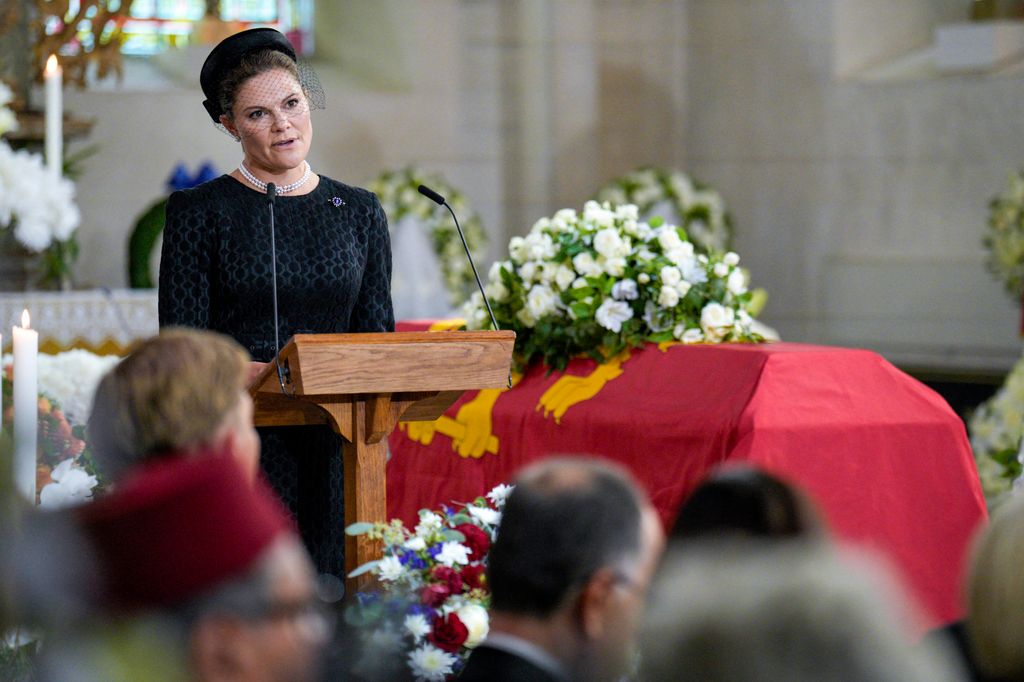La princesa Victoria de Suecia leyendo la oración en el funeral de su padrino, el rey Harald