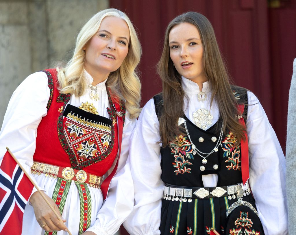 Mette Marit de Noruega con su primogénita, la princesa Ingrid
