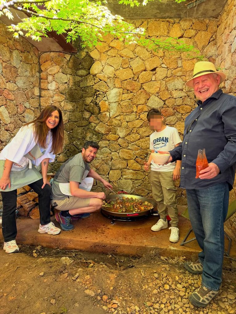 Nuria Roca, junto a su padre, su hermano y uno de sus sobrinos