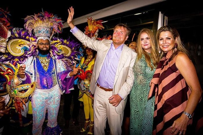 Los Reyes y Amalia de Países Bajos en el Caribe