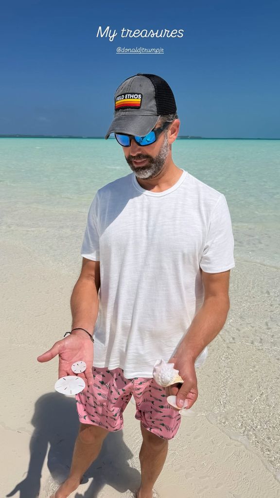 Donald Trump Jr. durante su luna de miel con Bettina Trump