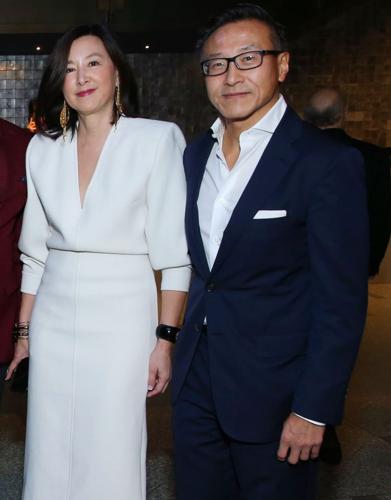 Joe Tsai y Clara Wu en un evento en 2019. La pareja seguirá manteniendo un vínculo empresarial tras su divorcio