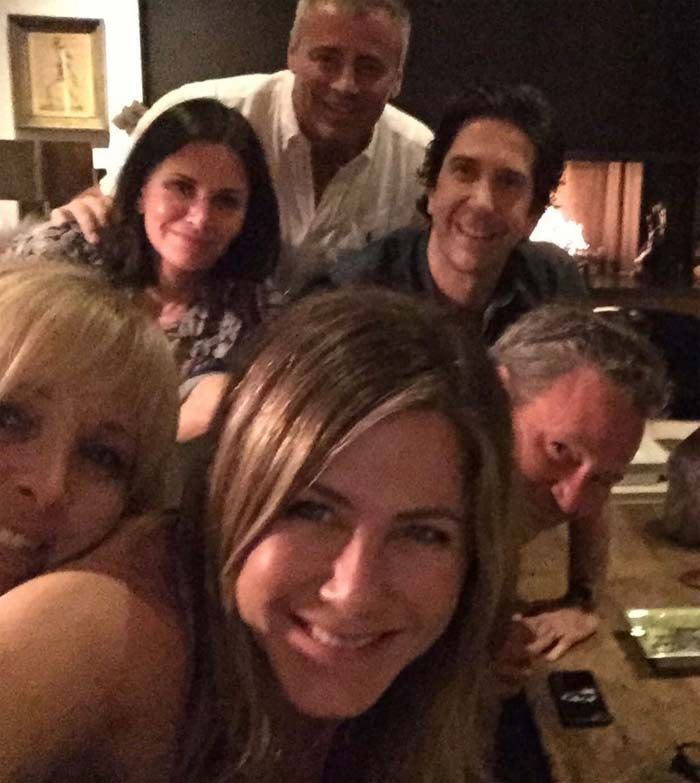 Jennifer Aniston junto a sus compañeros de Friends 