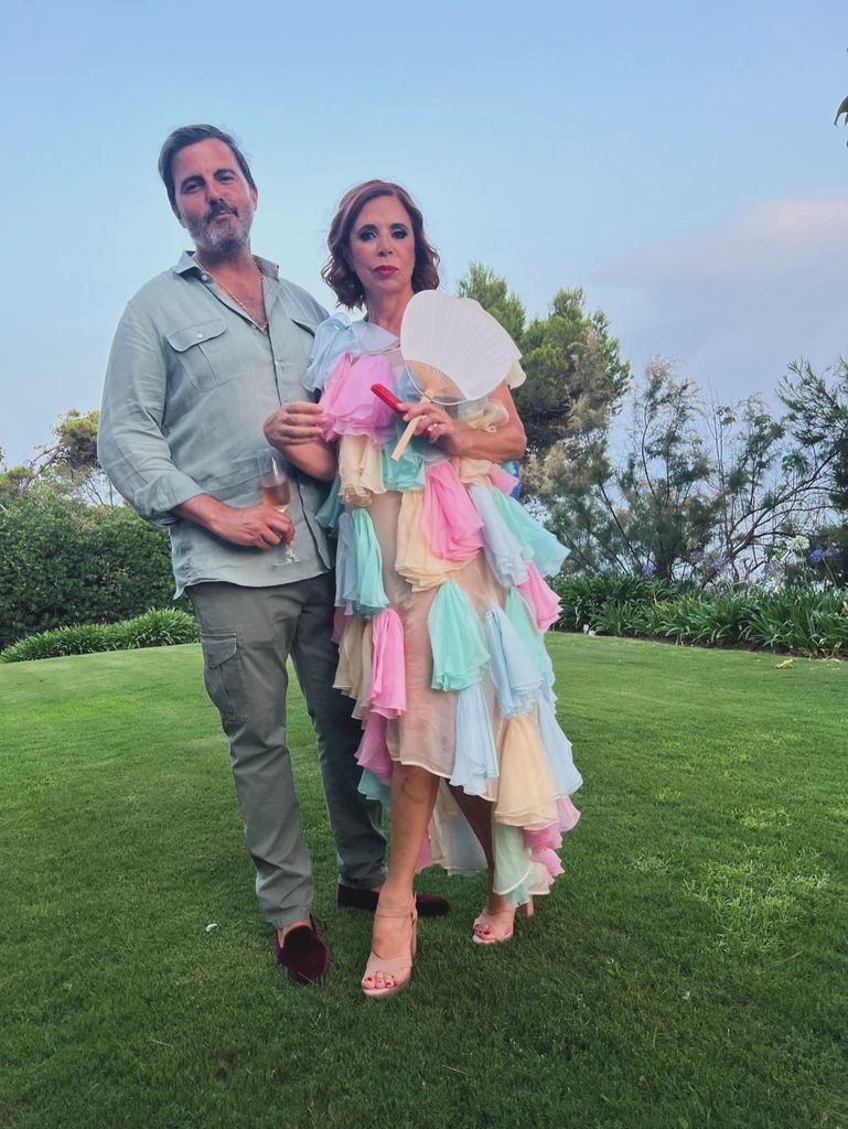 Ágatha con su amigo Mario Niebla