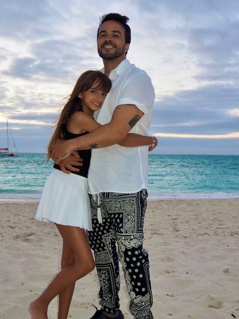 Mikaela, de 13 años, es la primogénita de Águeda López y Luis Fonsi