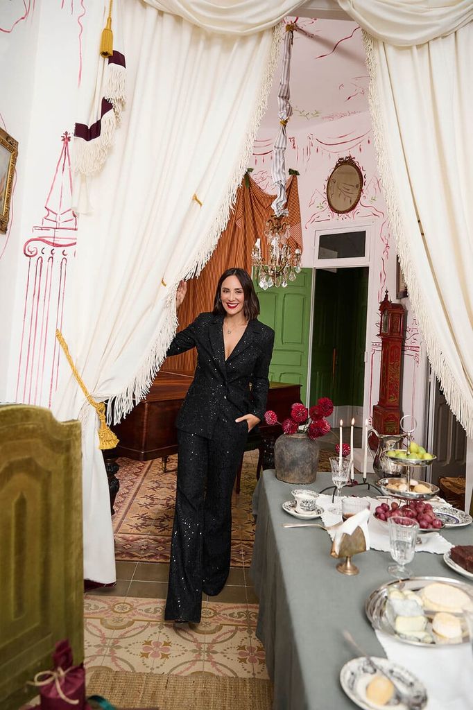 Tamara Falcó con un look de Navidad.