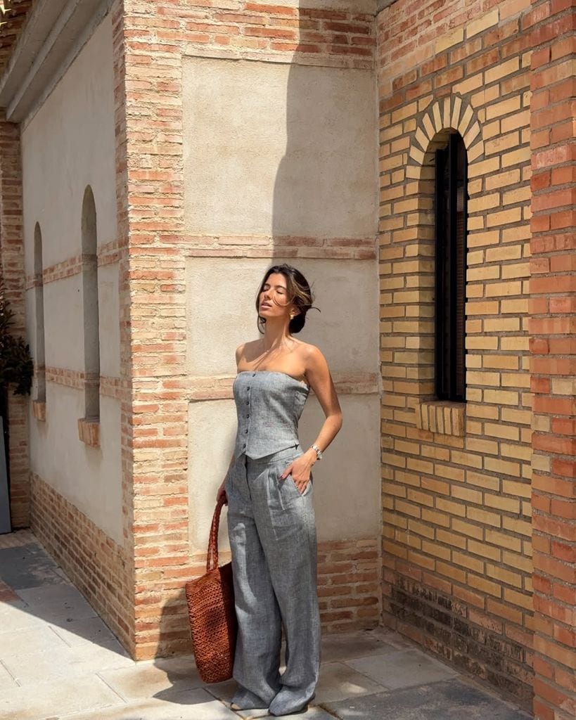 Maria Hernandez con total look de lino