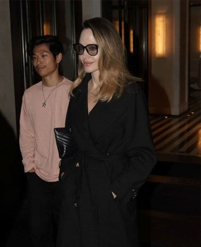 Angelina Jolie con su hijo Pax