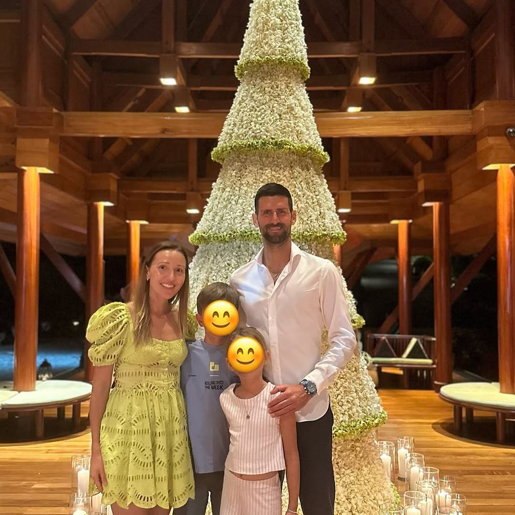 Jelena y Novak Djokovic con sus hijos
