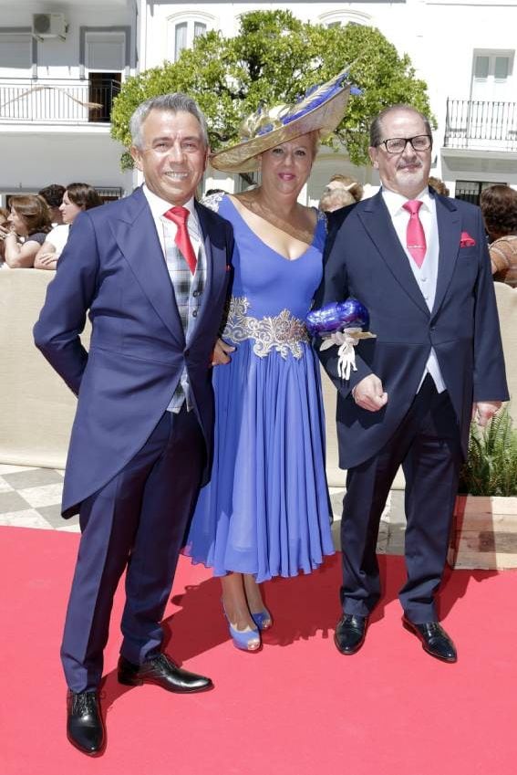 José Luis y su esposa durante la boda de uno de sus hijos