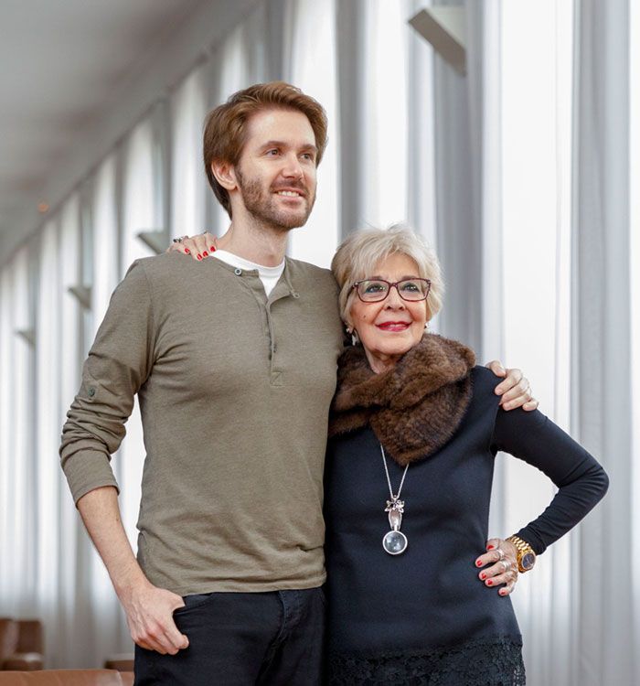 Concha Velasco y su hijo Manuel