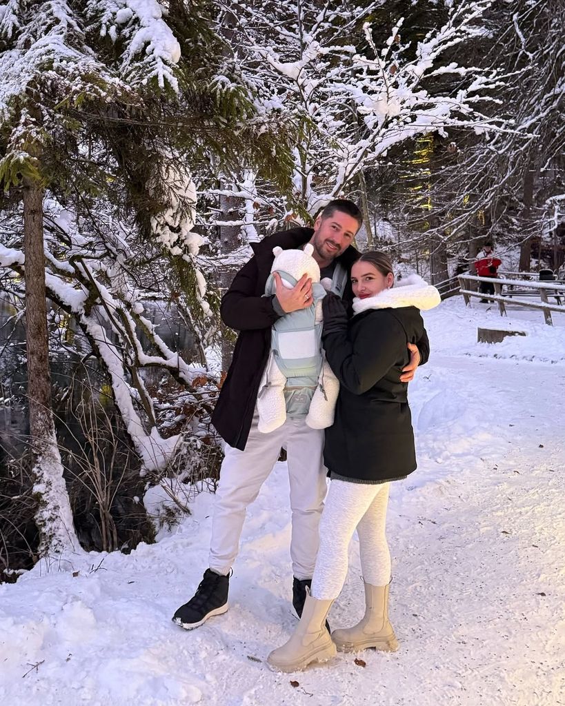 Patricia Perez y Lester Duque con su hijo
