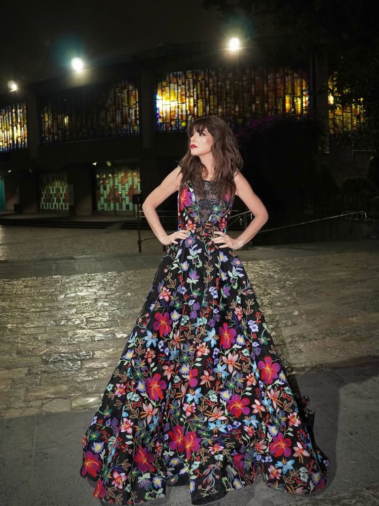 Este fue el espectacular vestido que Itatí utilizó en la serenata a la Virgen.