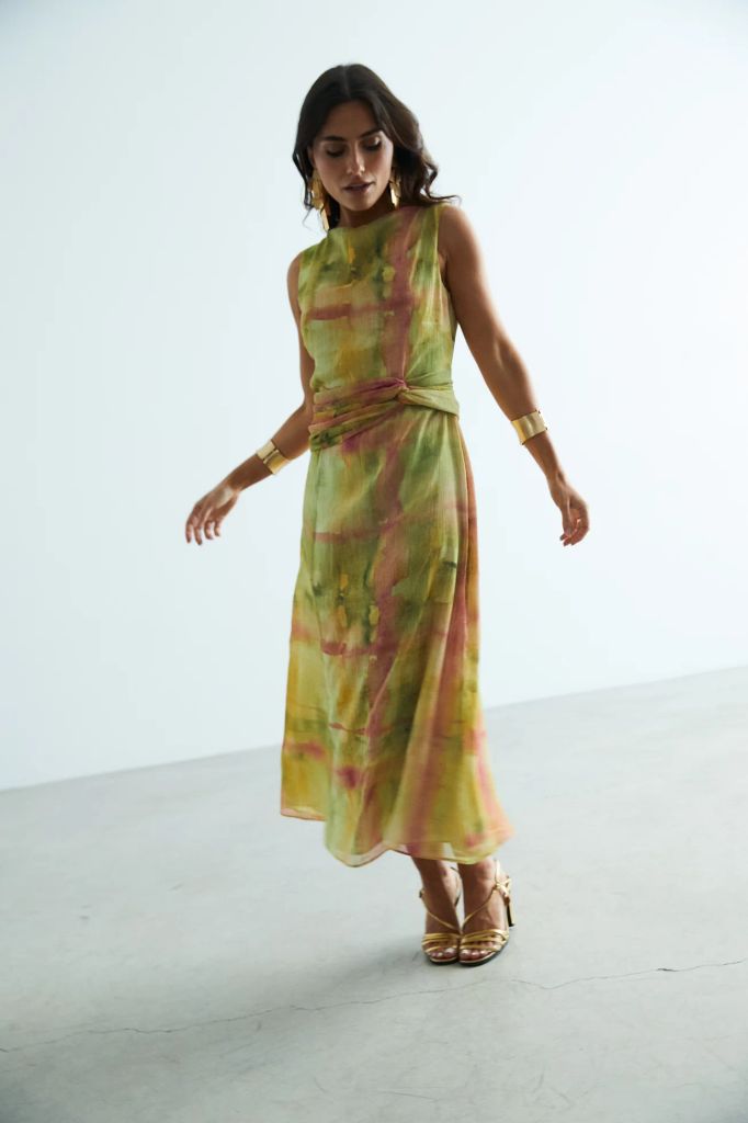 Vestidos de invitada para bodas de primavera Nice Hand
