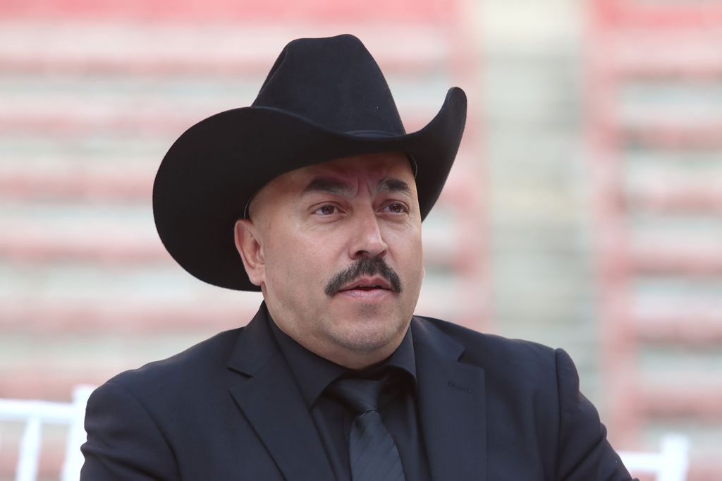 'El Toro del Corrido' ha sido advertido por el equipo de abogados de la cantante.