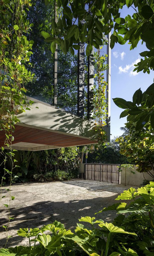 exterior la casa de avenue prairie de rene gonzalez architects