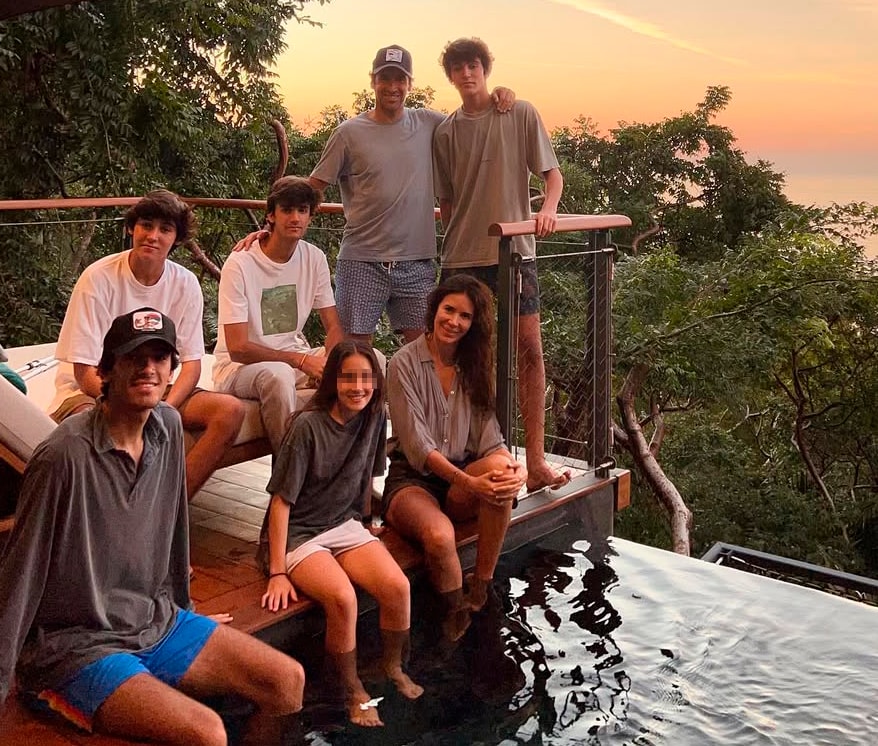 Raúl González y su familia