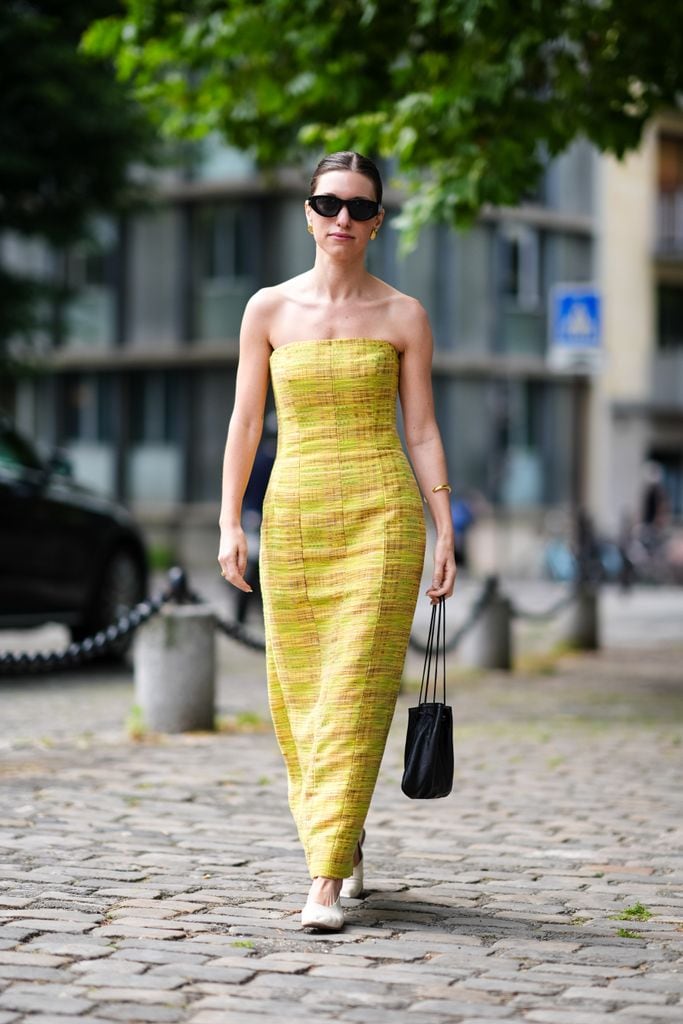 Vestido amarillo streetstyle