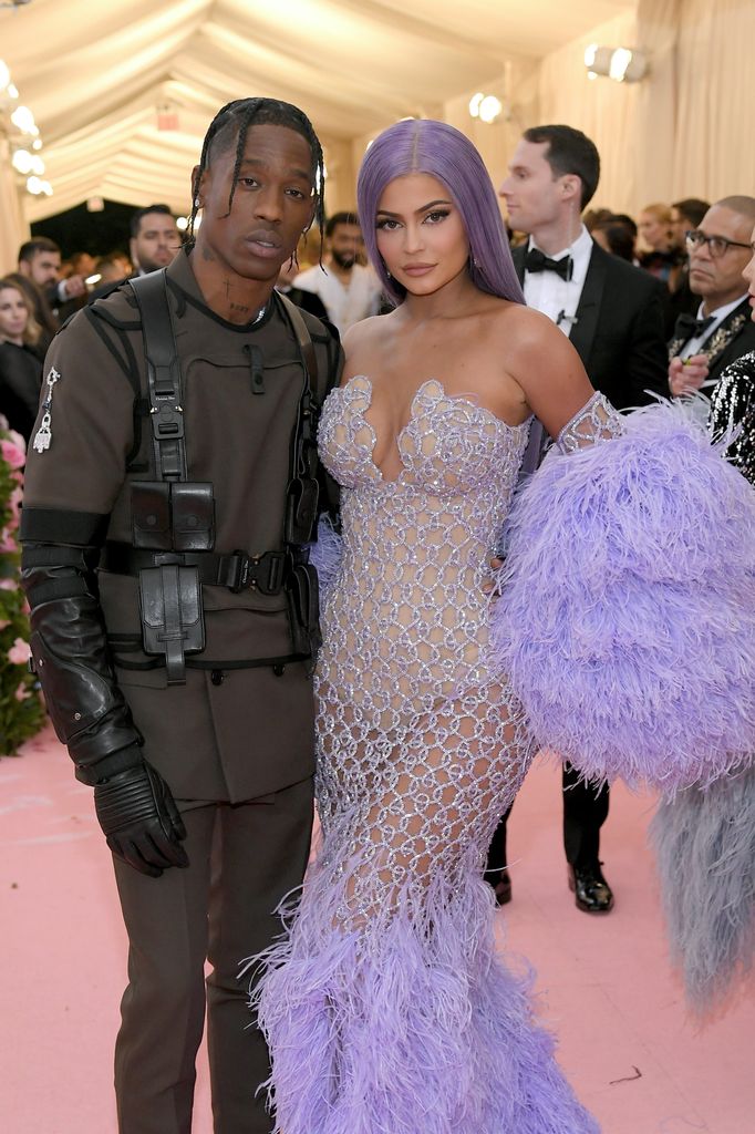 En 2019, Kylie Jenner acudió a la Met Gala con Travis Scott, padre de sus hijos.