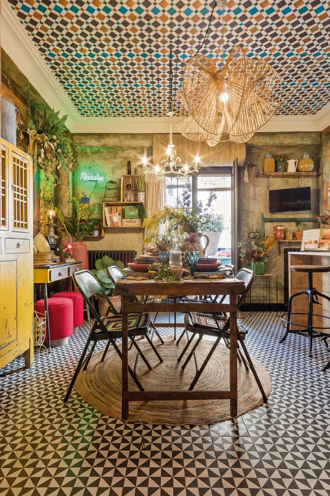 Ambiente de ‘office’ en el que se mantienen piezas de otras épocas