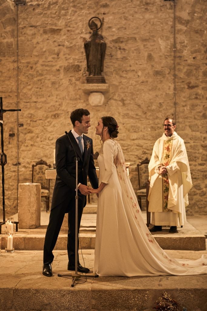 Novia viral Marta con vestido de Irene Toledano