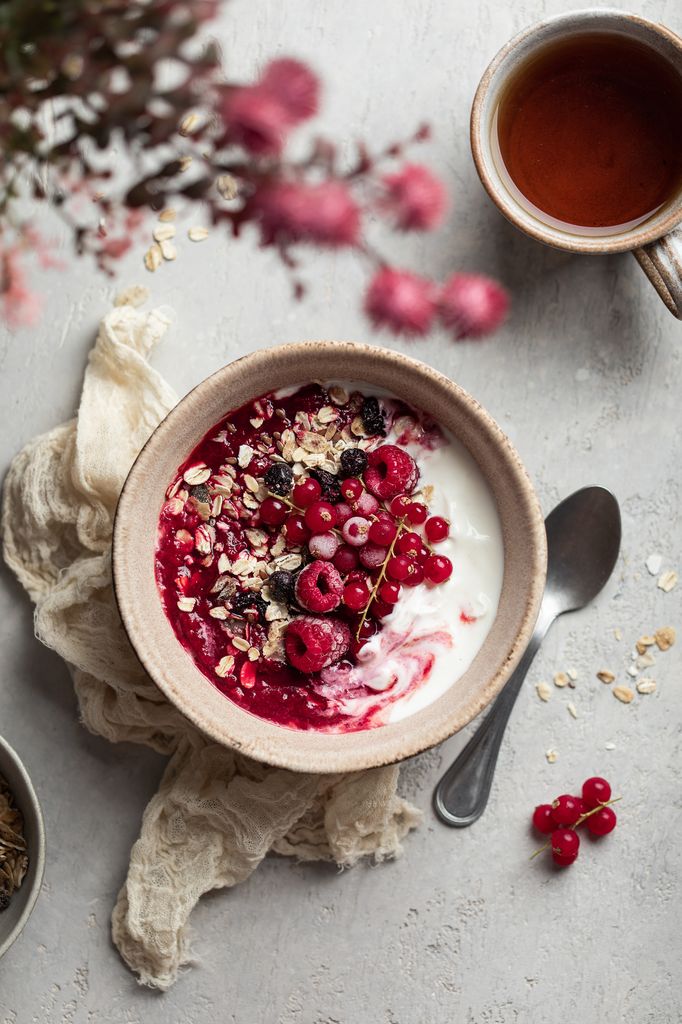 bol con yogur y fruta