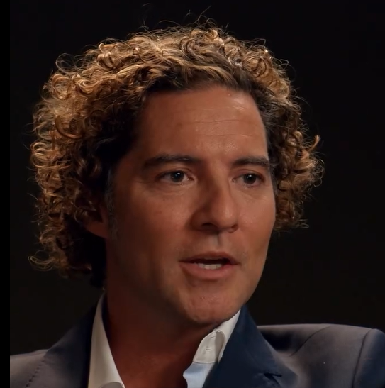 David Bisbal en el pódcast de Carlos Roca
