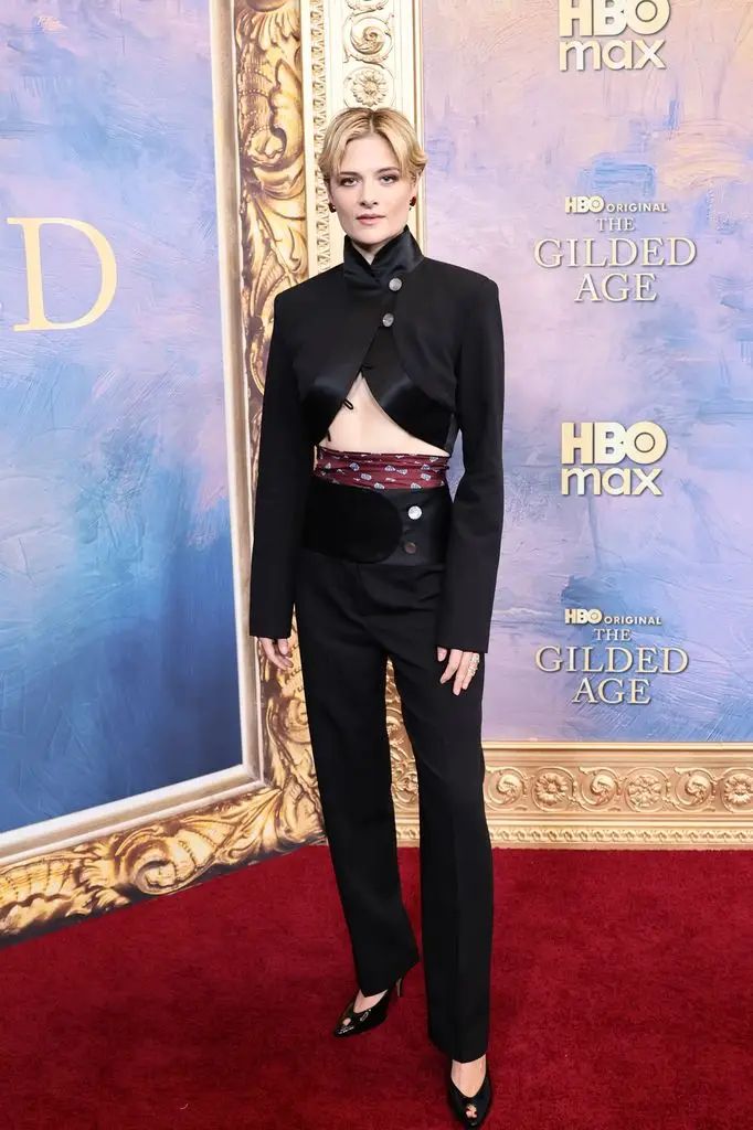 Louisa Jacobson en la première de la cuarta temporada de 'La edad dorada'