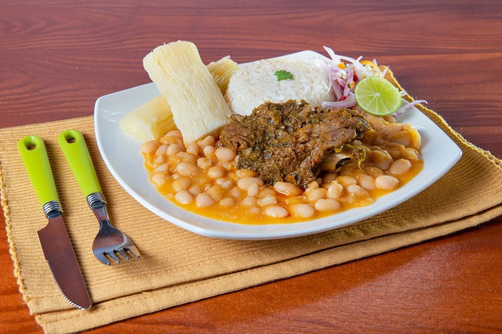 El seco de cabrito es un plato típico de la cocina peruana que también se hace en Chiclayo.