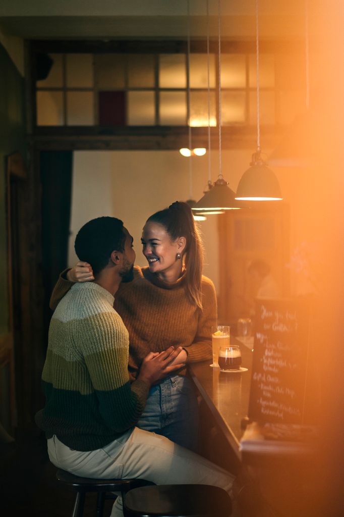 pareja mirandose ojos