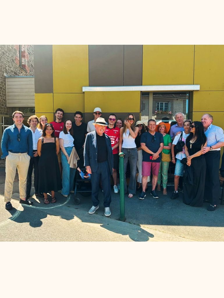 François-Henri Pinault y Salma Hayek en el Tour de Francia, junto a los hijos del magnate, François Jr. y Mathilde