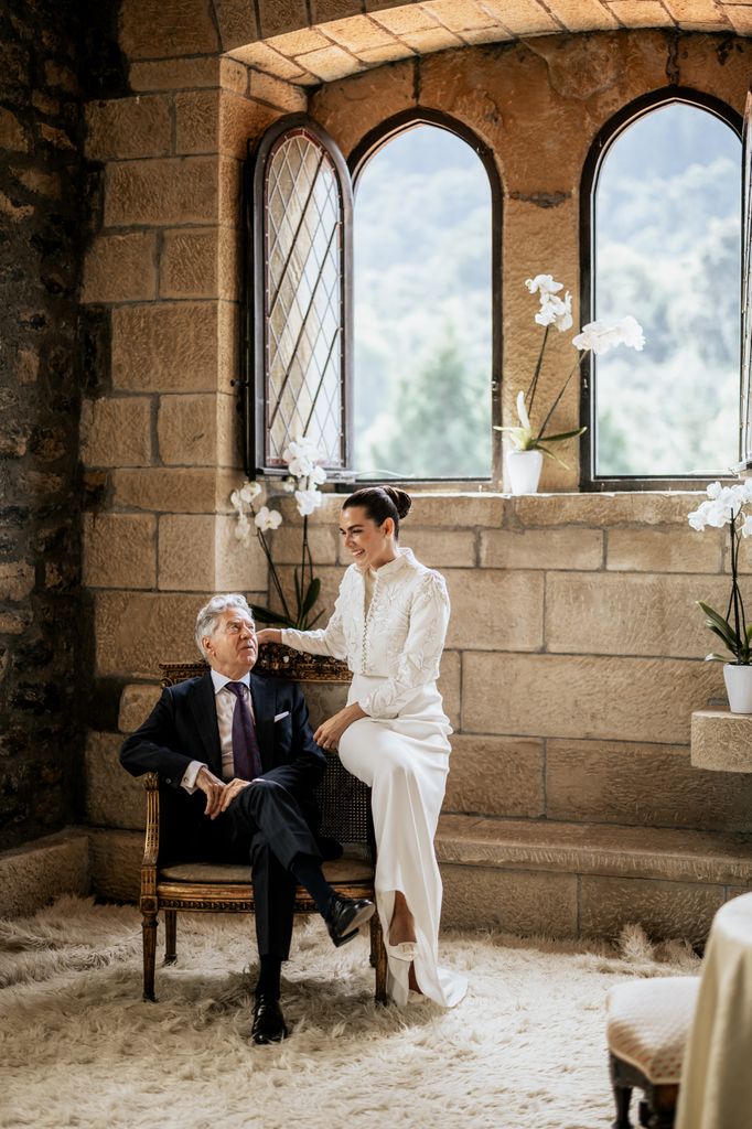 La novia con el padrino