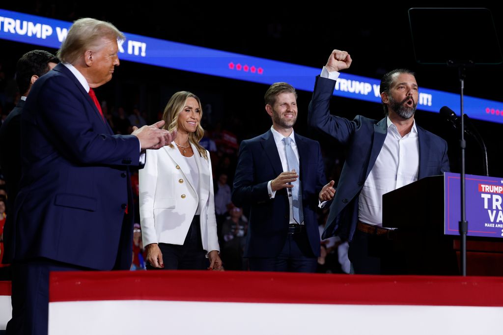 Los Trump en el cierre de la campaña electoral en Míchigan