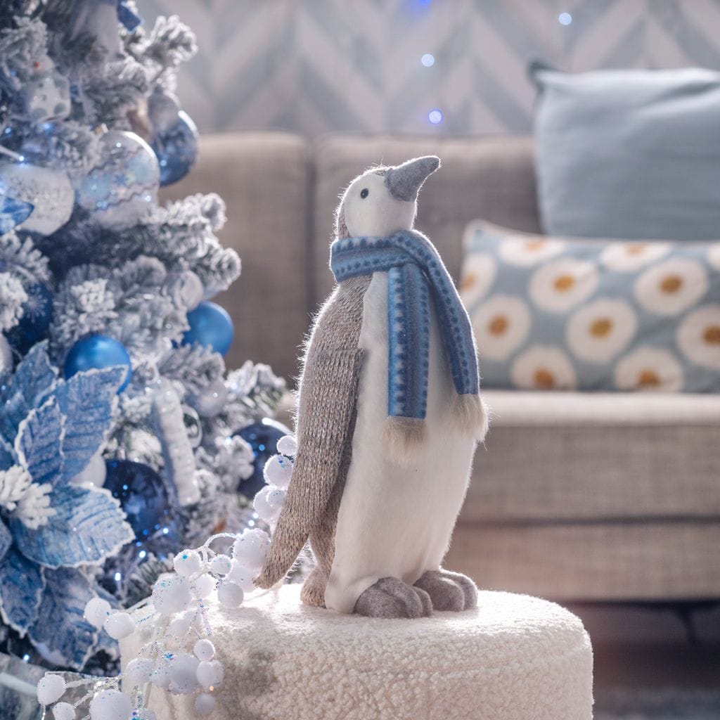 Decoración navideña en plata y azul