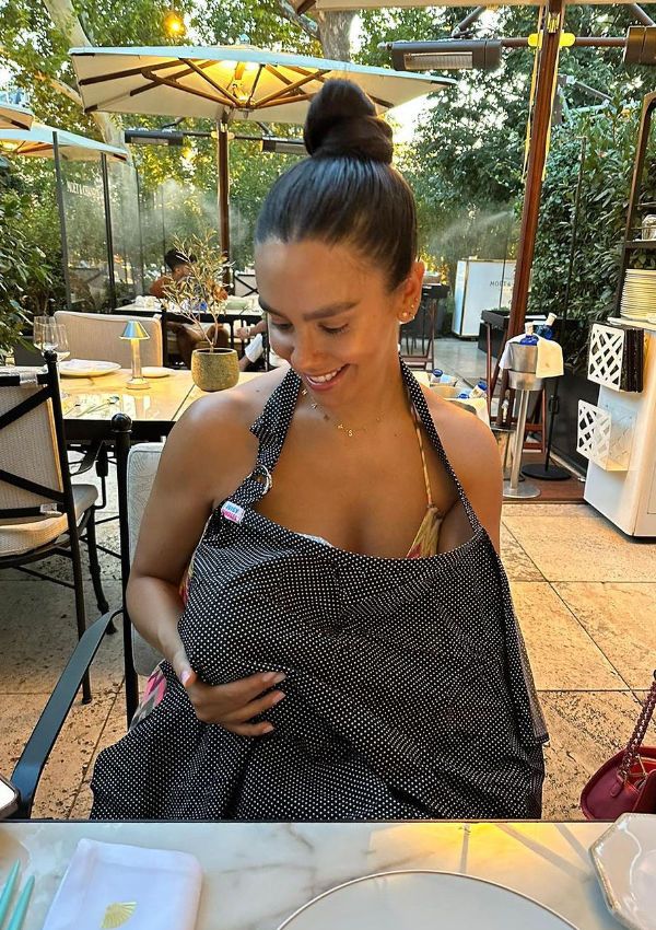 Cristina Pedroche con su hija Laia 