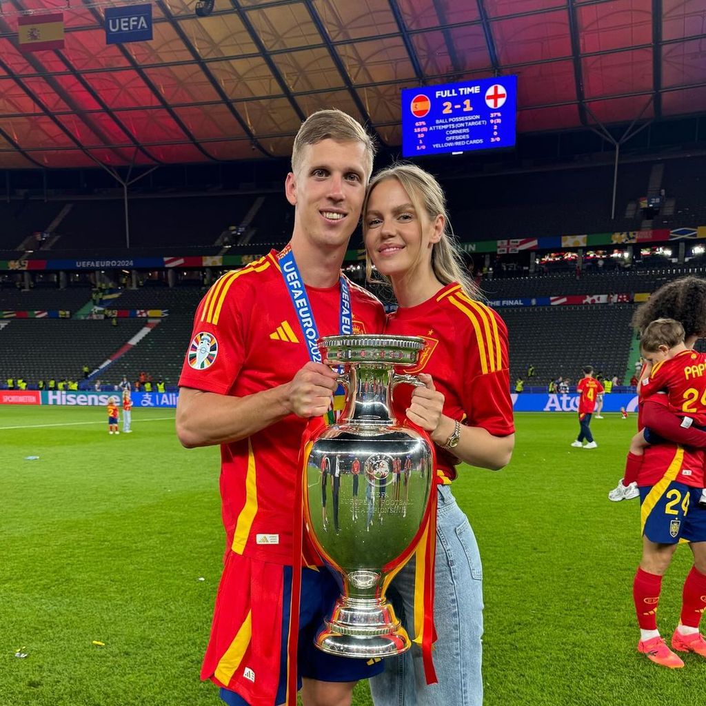 Dani Olmo junto a su novia, la influencer alemana Laura Abla