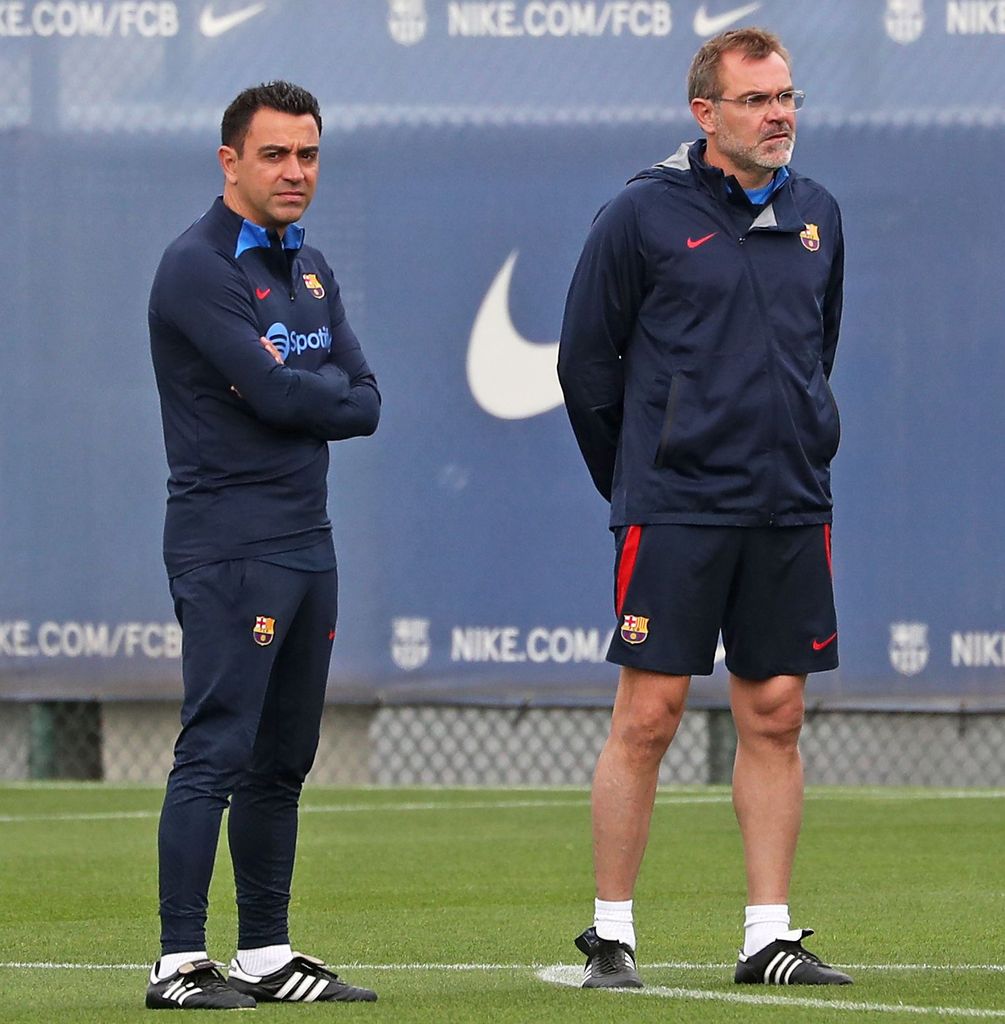 El exjugador catalán, con su hermano Óscar Hernández cuando entrenaban al Barça