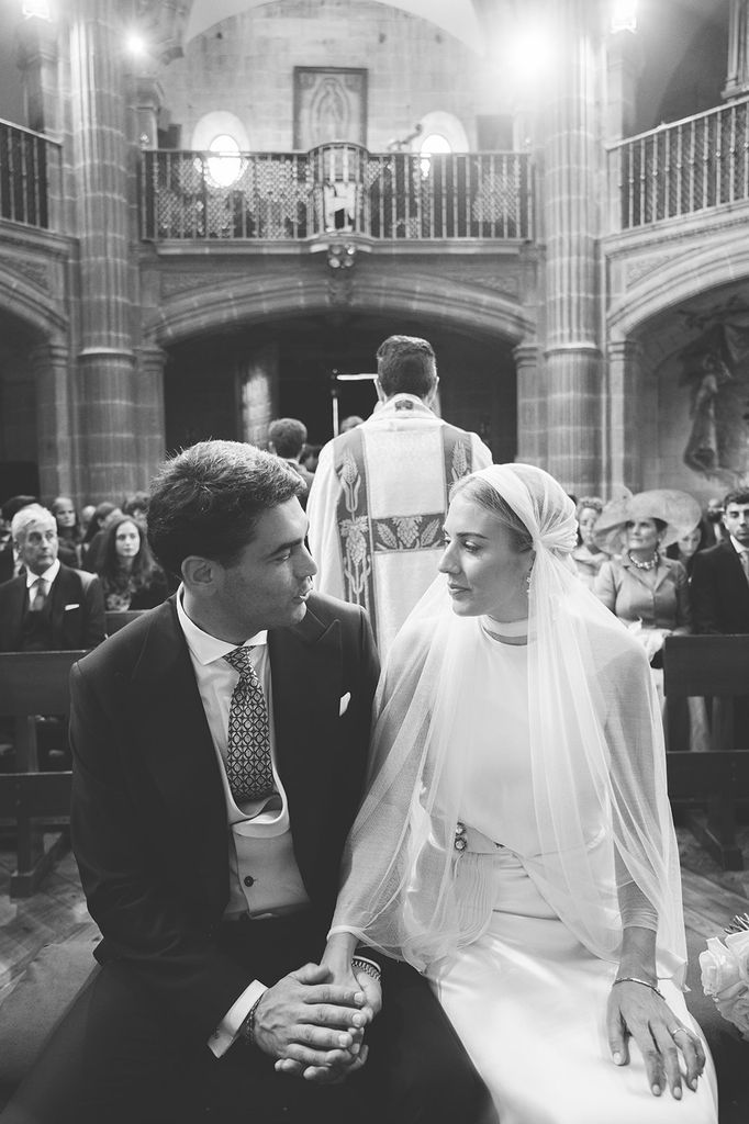 Nerea vestida de Laura Ponte y su marido, Saimon