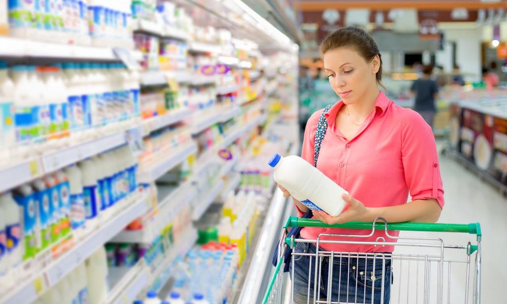 
Lee la información nutricional en las etiquetas para saber cuáles son los componentes del producto que vas a consumir
