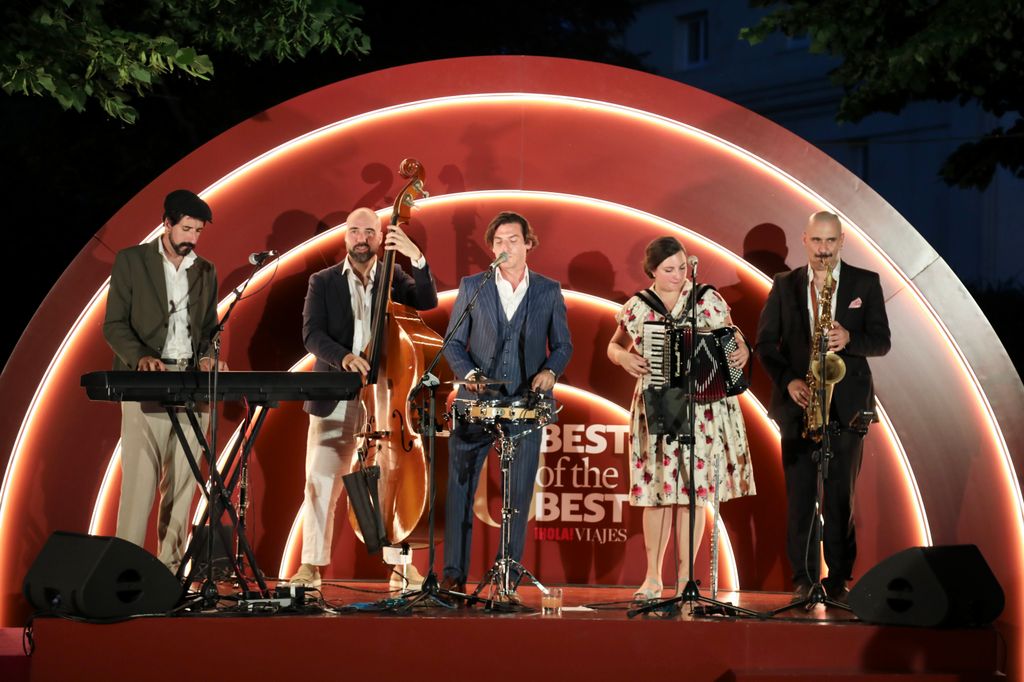 The Art Society en directo